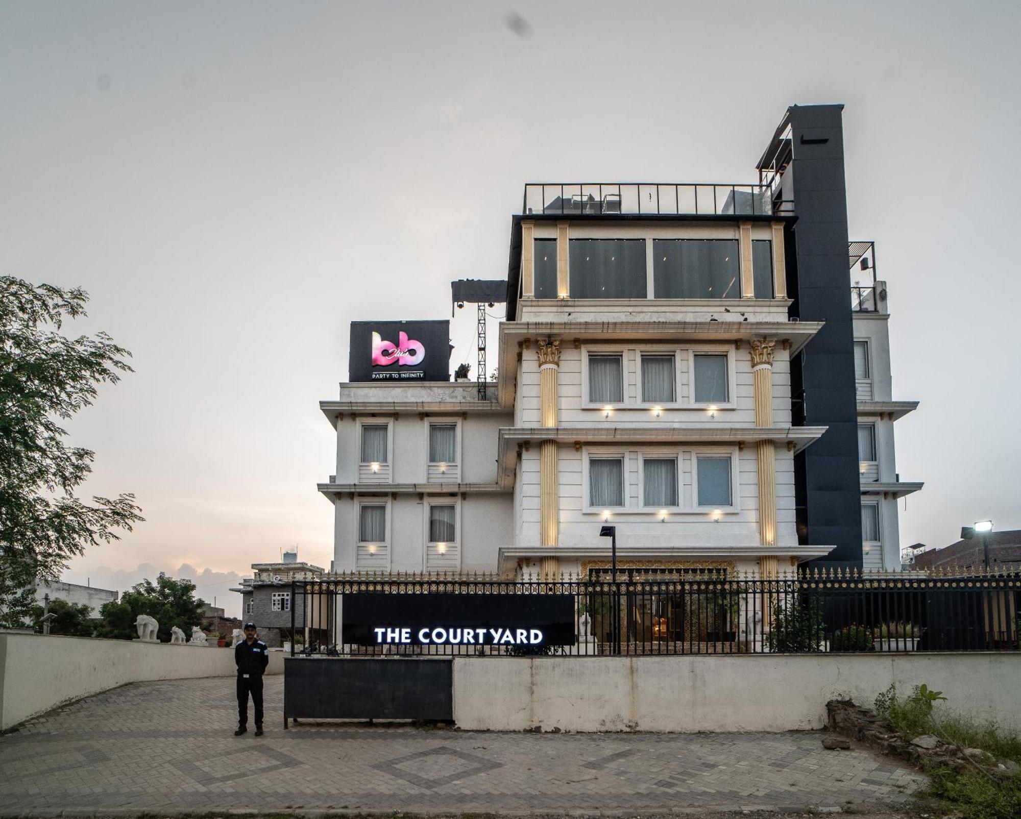The Courtyard - Beyond Bar & Club Hotel Udaipur Eksteriør billede